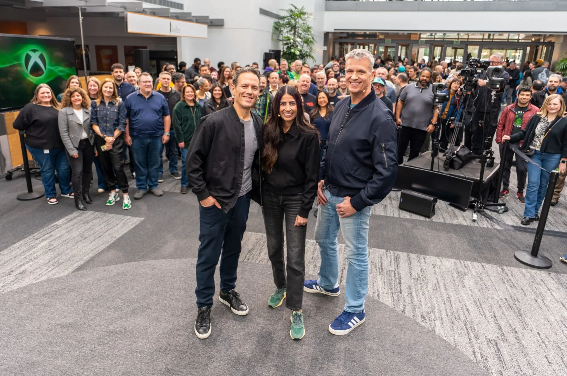 Asha Sharma, CEO de Xbox, durante una intervención pública