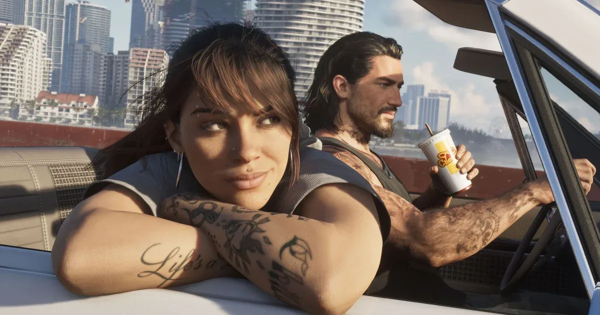 Lucia y Jason, los protagonistas de Grand Theft Auto VI, sentados en un coche descapotable en Vice City.